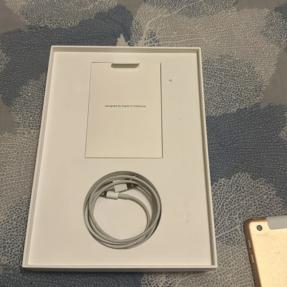 Apple iPad 6th Generation Rose Gold 32GB